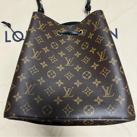 Louis Vuitton Black Monogram Neonoe MM Handbag - Picture 4 of 16